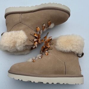 Ugg Women's Classic Mini Alpine Shearling Lined Boots Size 6 Women NWB